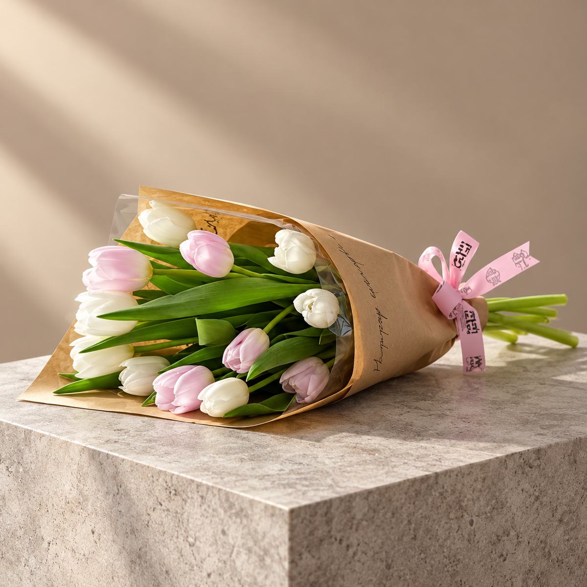 Tulip Elegance Bouquet (2)