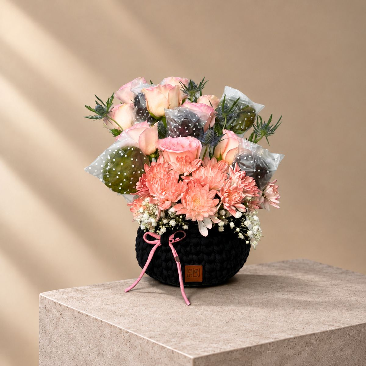 Attention Vase with 5 Cookies (3)