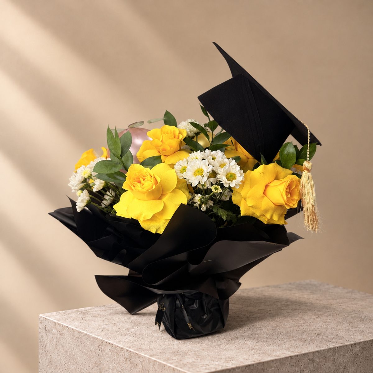 Graduation Cap Bouquet 2026 (3)