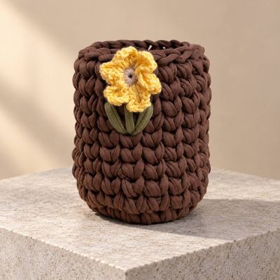 فازة كروشيه بنية بوردة صفراء